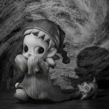Zsiga Scared Performer Figurine