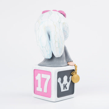 MOLLY 17th anniv Statue The Moon Rabbit - Pink ver.