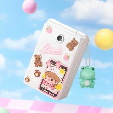 Sweet Bean Pearl White Flip Phone Figure