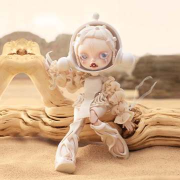 SKULLPANDA WHITE DEW Action Figure