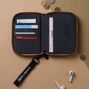 Hirono Echo Series - Passport Bag